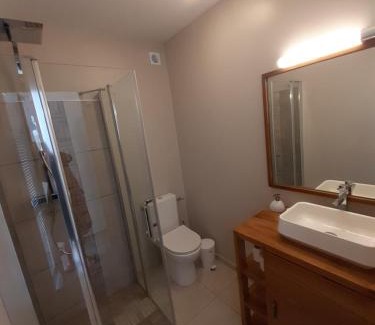 Sainte-Suzanne Apartamento | Joli studio rez de jardin, piscine, jacuzzi