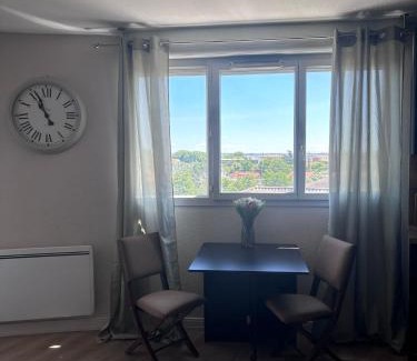 Barriere de Paris Apartamento | Joli T2 Métro la vache