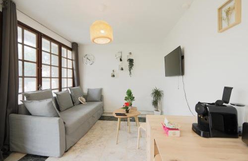 Tremblay-en-France Apartamento | Joli T2, Terrasse et Jardin, Idéal pour familles, à 15 min de l'aéroport Roissy CDG