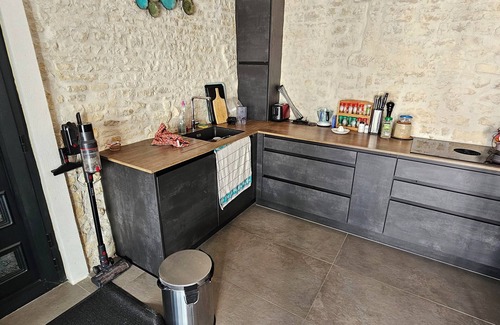 Montroy Casa | Jolie Maison au Calme, Proche de La Rochelle/ ile de Ré... Clim/piscine