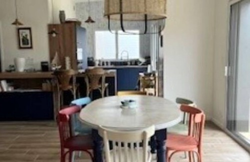 Plouhinec Casa | Jolie Maison en Bois à 2 pas des Commerces et à Proximité des Plages, en Famille