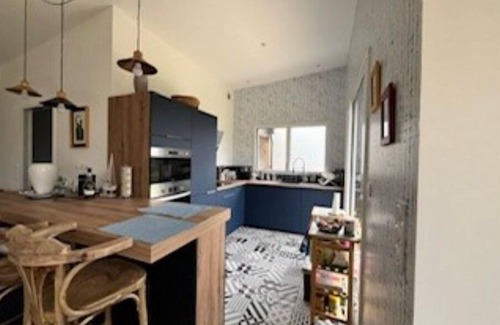 Plouhinec Casa | Jolie Maison en Bois à 2 pas des Commerces et à Proximité des Plages, en Famille