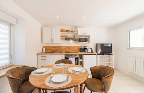 Ploubazlanec Casa | Jolie maison en pierre, vue mer et proche Bréhat