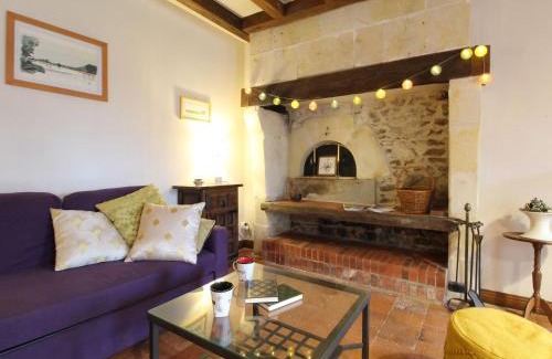 Blaison-Saint-Sulpice Casa | Jolie maison en pierre avec jardin privatif, proche de la Loire et des châteaux, animaux bienvenus - FR-1-622-23