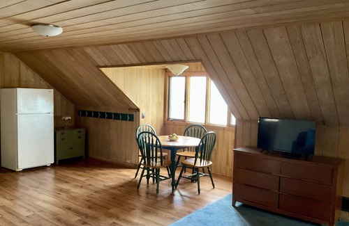 Lake Leelanau Apartamento | JOLLI-LODGE~Beach Resort in Leland
