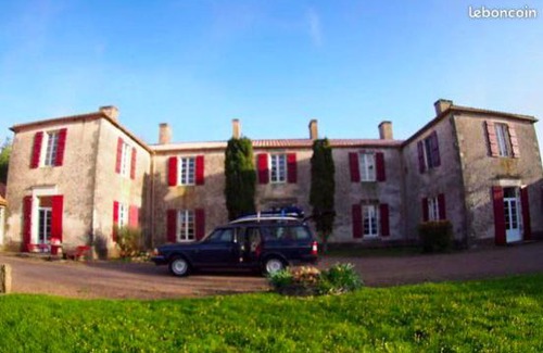 Le Bernard Cama Y Desayuno | Jolly Château - private room "Damien"