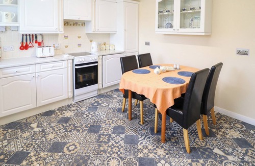 Alford Casa | JORAY BUNGALOW, family friendly, character holiday cottage in Alford
