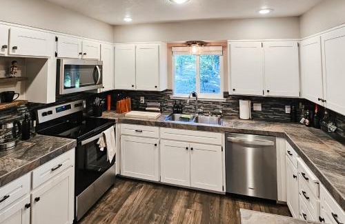 Groveland Casa | Jordan Oak