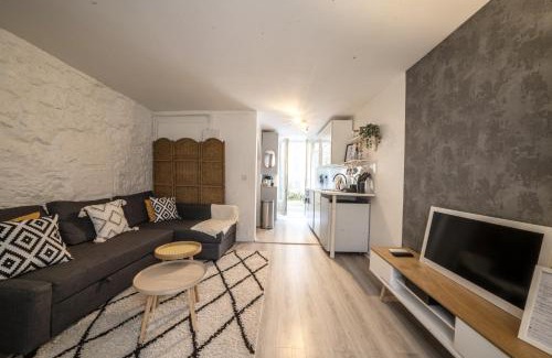 Rueil-Malmaison Apartamento | Joséphine Cosy - Centre Ville-Pets friendly - Home cinema Netflix - Jardin Privé