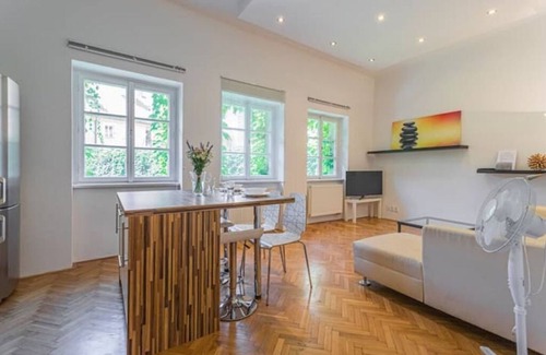 Josefov Apartamento | 𝗝𝗼𝘀𝗲𝗳 𝗠𝗮́𝗻𝗲𝘀’ 𝗕𝗶𝗿𝘁𝗵 𝗛𝗼𝘂𝘀𝗲 WalkScore 99% Old Town Square