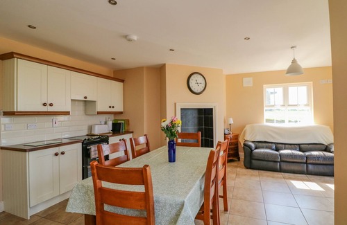 Templetown Cabaña | JOSIE'S HOUSE, family friendly in Fethard-On-Sea, County Wexford