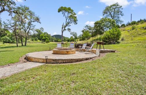 Bandera Casa | Josietta's Hill Country Hideaway