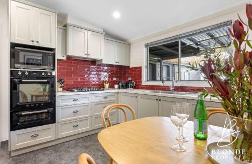 Golden Point Casa | Journeyman's Cottage