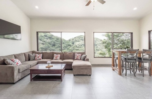 Mercedes Apartamento | Journeys End-stunning Views In Gated Community