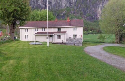 Nesset Casa | Jovollstua i Eresfjord med båt til leie