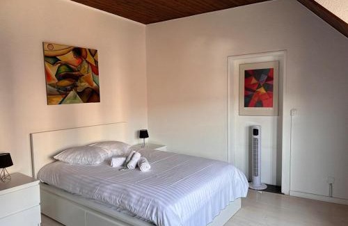 Neuchatel Apartamento | JOY07 Cherry Moon Penthouse