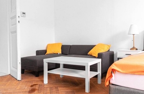Wahring Apartamento | Joyful 2BR Apt. @ AKH Hospital - Ideal f. Patients