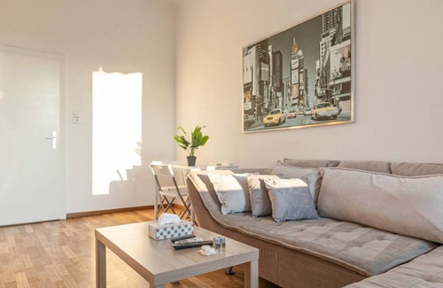 Brigittenau Apartamento | Joyful 2BR Apt. @ Millenium Tower and The Danube