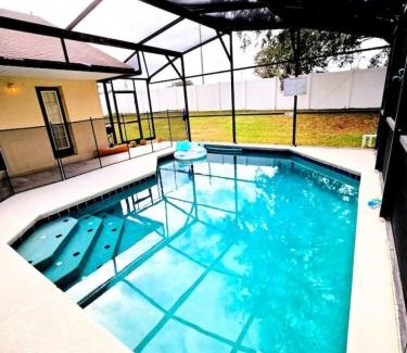 Orange Tree Casa | Joyful and Bright 4 Bedroom 3 Bathroom Pool Home