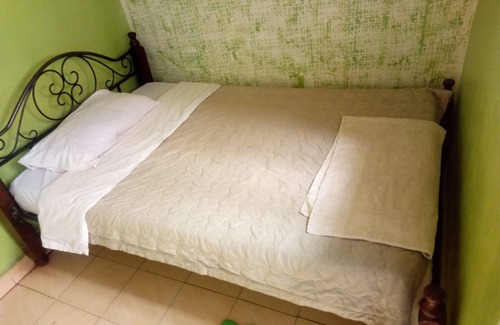 Kasarani Cama Y Desayuno | Joyous Guest House