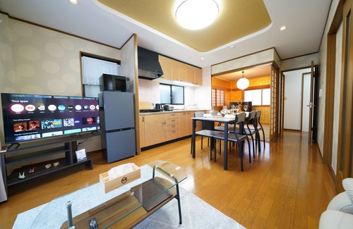 Higashinari Casa | KAMON House / 大阪万博まで30分/駐車場有り/大阪城まで徒歩圏内/空港からの送迎サービス有り(有料)/家族向け