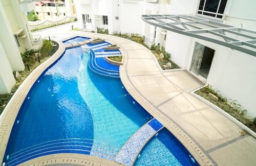 Ermita Condominio | “JP Solana Staycation – Cozy Studio Near SM Manila with Pool & Gym Access!”