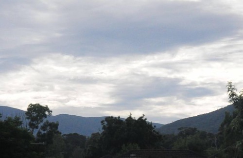 Healesville Casa | Casa de Julieta - vistas a la montaña en el valle de Yarra