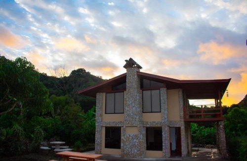 Santa Maria Casa | Juliet's Coffee House