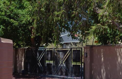 Parow North Casa | Julinas Guesthouse