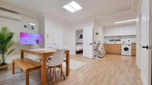 Hapjeong-dong Casa | July & August, Hongdae, 3min to Hapjeong Stn, 7 Guests