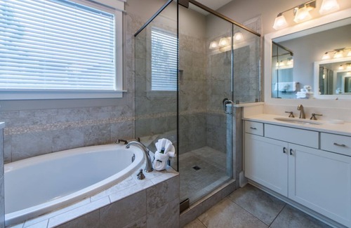 Santa Rosa Beach Casa | Modern 4BR Family Retreat -Bikes/Golf Cart/220v EV