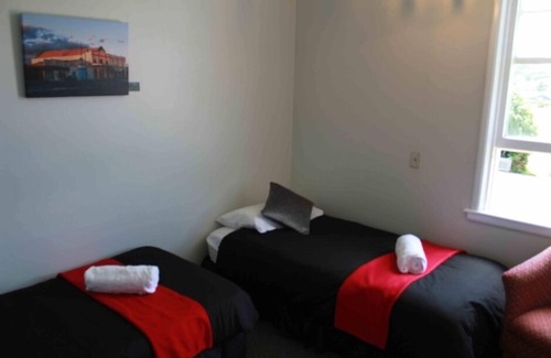 Raetihi Cabina | 10 habitaciones para 30 personas, agregue la Residencia de médicos y cabañas para dormir 52