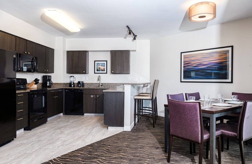 Anaheim Resort Apartamento | July15-19: Spacious 1Bed-2Bath Luxury Family Suite A Walk From Disneyland