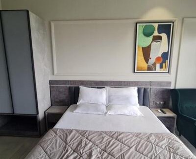 Kadadhe Complejo | Jumbo Paradise 1 BHK Luxury Lake View Cottage