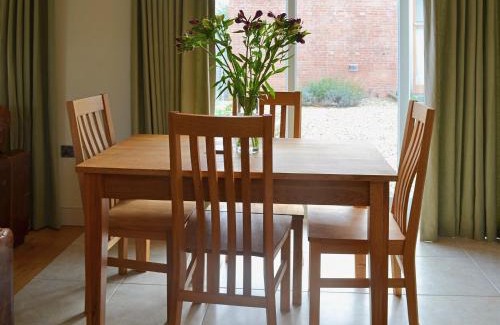 Whitchurch Casa | Jumbo's Stable