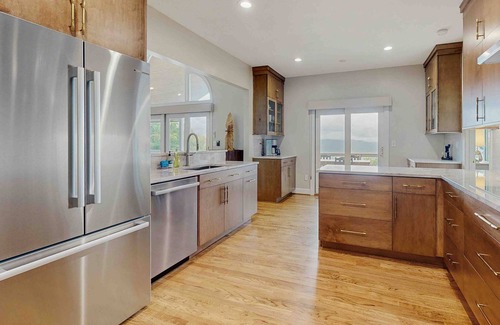 Laurel Park Casa | Jump Off Rock Retreat | Outdoor lover's house with mountain views