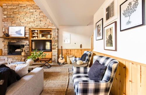 Summit Estates Casa | Jumper By AvantStay Serene Stylish Cabin w Hot Tub