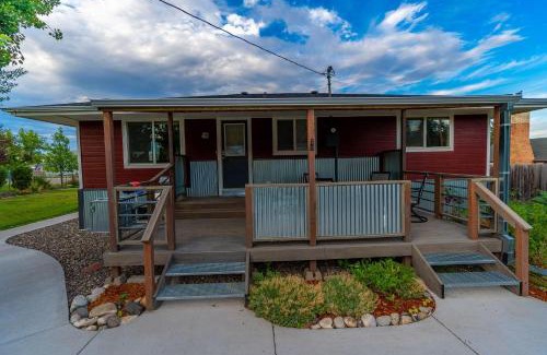 Livingston Casa | Jumping Off Point
