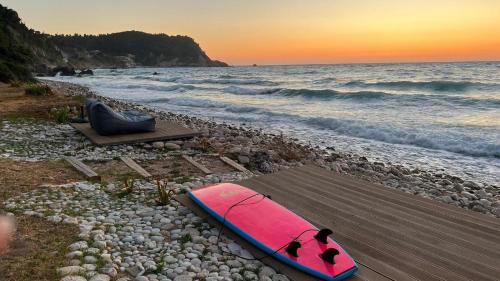 Agios Nikitas Complejo | Junam Private Beachfront Cabins