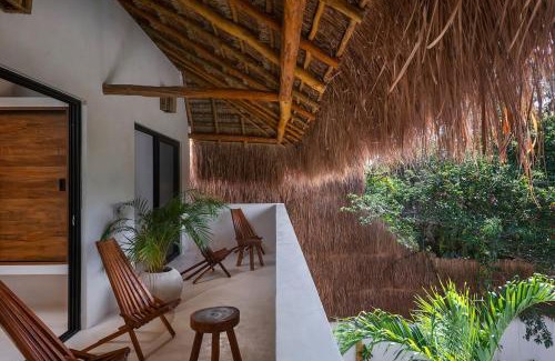 La Veleta Casa | Jungle 3BR Villa, Garden & Pool, La Veleta