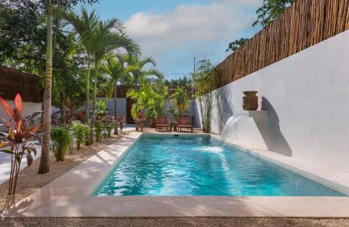 La Veleta Casa | Jungle 3BR Villa, Garden & Pool, La Veleta