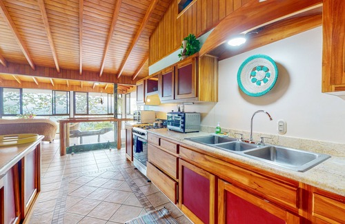 Lagunas de Baru Casa | Jungle estate with mountain views, private pool, open-concept, & AC - dogs ok
