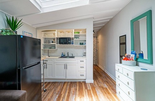 Riverside Park Condominio | Jungle Fortress - Cozy Studio/Mins to Airport+Port