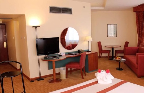 Al Zahiyah Apartamento | JUNIOR SUIT NEAR HAZZA MOSQUE PARK BY LUXURY BOOKING