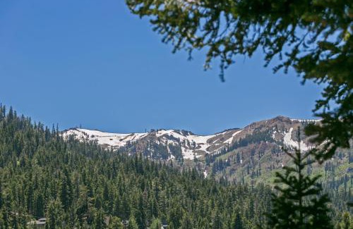 Alpine Meadows Casa | Juniper at Alpine - Private Hot tub, Pet Friendly & Free Shuttle to Slopes