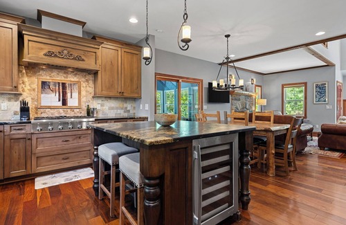 New Buffalo Casa | Juniper Presents: Gorgeous Award-winning home w/ Pool, HotTub, Priv Screening Rm