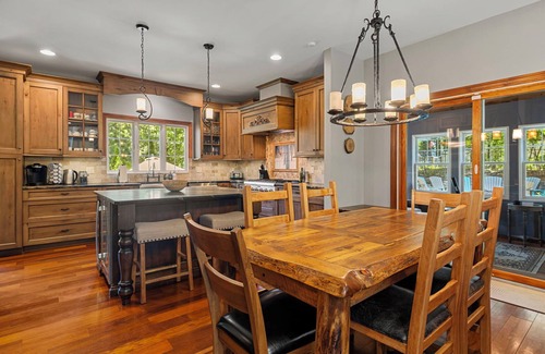 New Buffalo Casa | Juniper Presents: Gorgeous Award-winning home w/ Pool, HotTub, Priv Screening Rm
