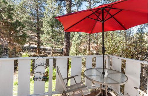 Big Bear City Casa | Juniper's Cottage - Secluded hideaway with a large fenced yard giving the feeling of privacy!