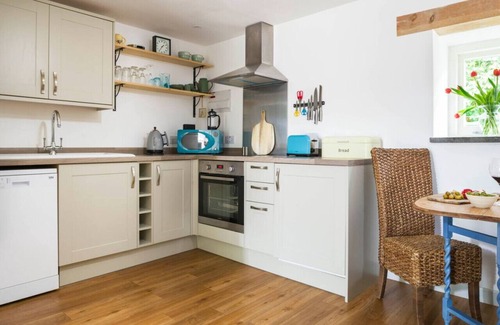 Camborne Casa | Juniper's Stable - rest and relax in style