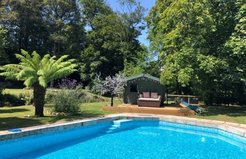 Camborne Casa | Juniper's Stable - rest and relax in style